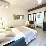 Appartement Le Cosy Nîmois, Charme Et Terrasse Au Cœur De