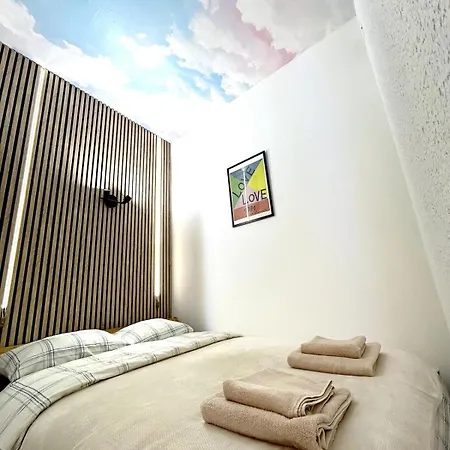 Le Cosy Nîmois, Charme Et Terrasse Au Cœur De Appartement Nîmes