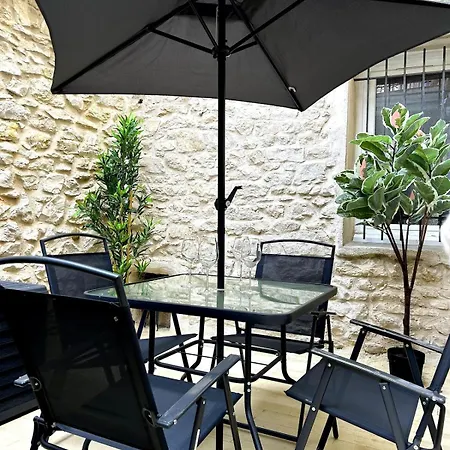 Appartement Le Cosy Nîmois, Charme Et Terrasse Au Cœur De *