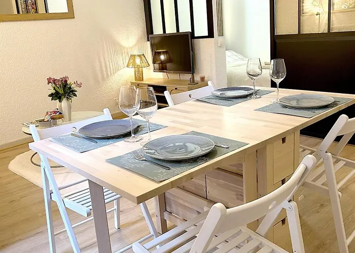 Le Cosy Nimois, Charme Et Terrasse Au Coeur De Lägenhet *