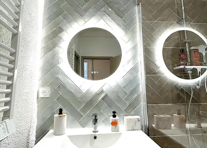 Le Cosy Nimois, Charme Et Terrasse Au Coeur De Apartment Nimes